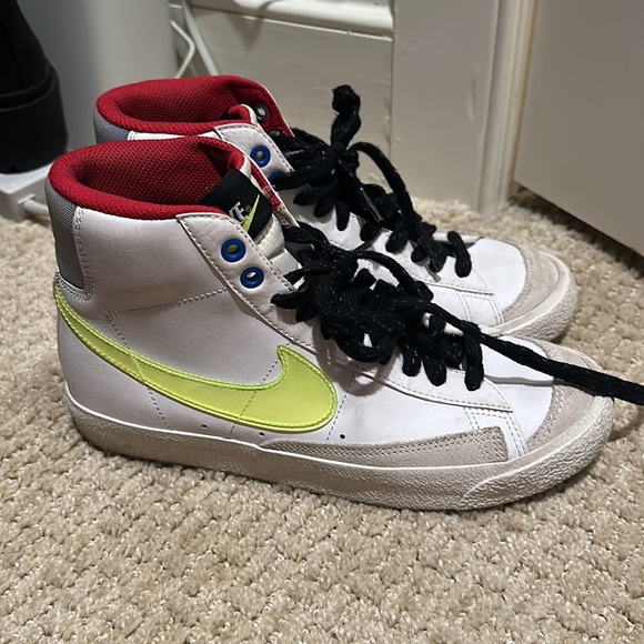 NIKE KIDS BLAZERS 6.5Y - Picture 3 of 3